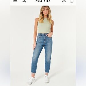Hollister Ultra high-rise Mom Jean. Light wash.